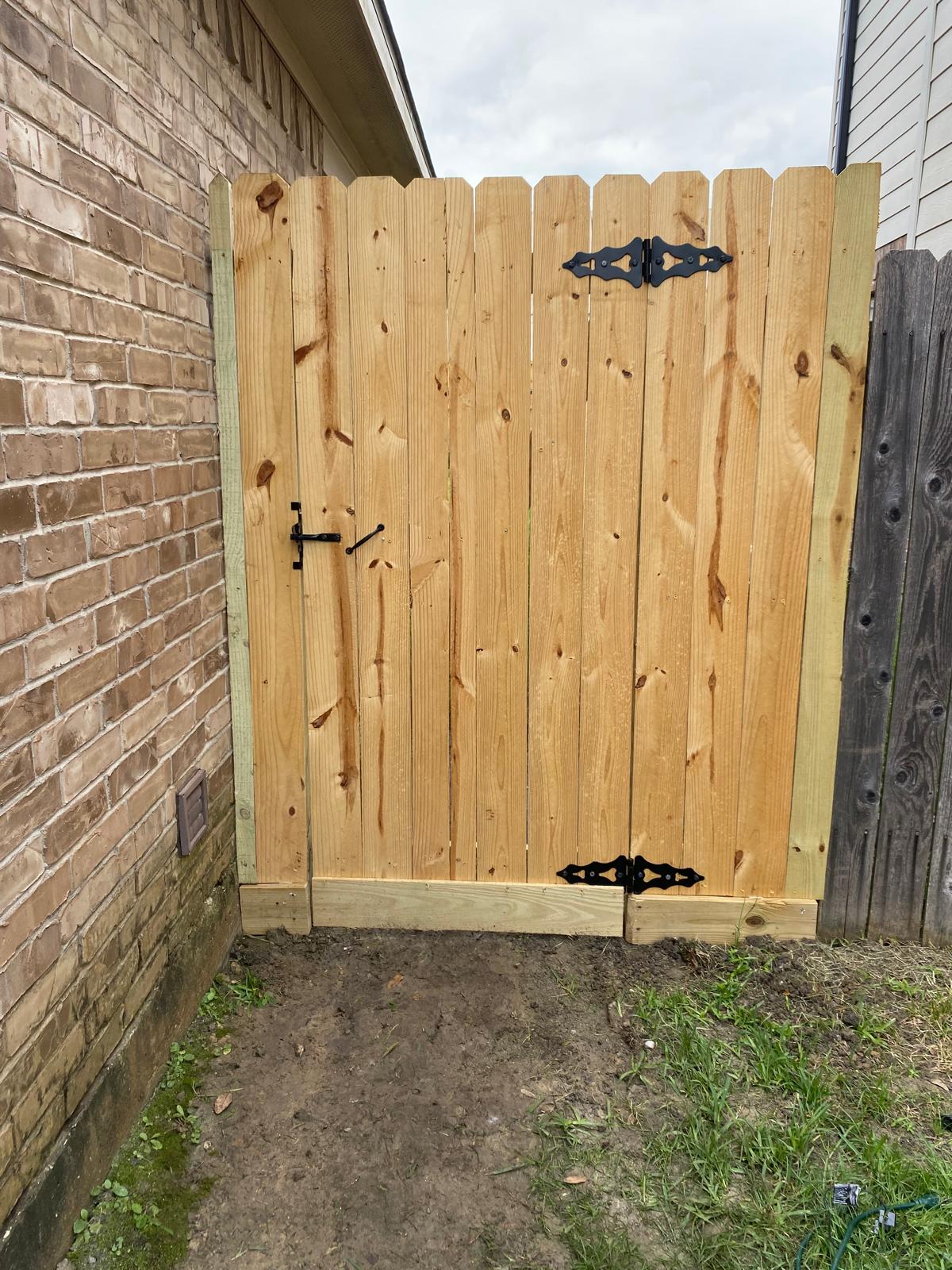 Walk-In Gate Repair in Cane Island, Fulshear TX - Image 3